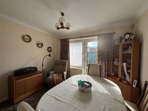 DINING ROOM- click for photo gallery
